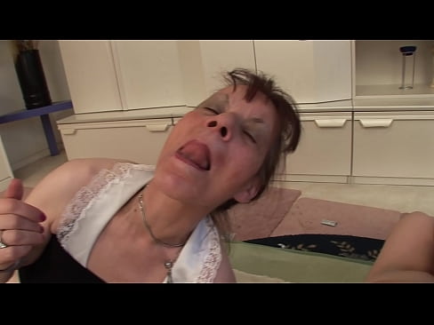 ❤️ Two grandmothers and one grandfather have a threesome ❤❌ Homemade porn at us ❌️