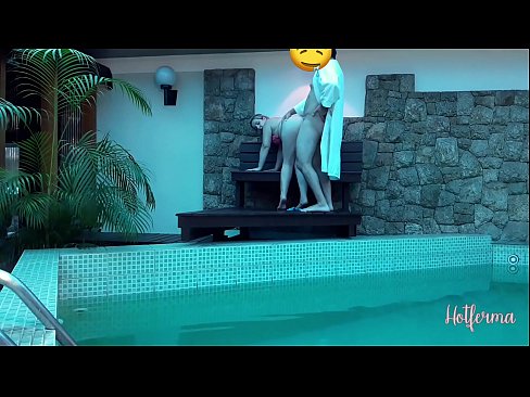 ❤️ Boss invites maid to the pool, but couldn't resist a hot ❤❌ Homemade porn at us ❌️
